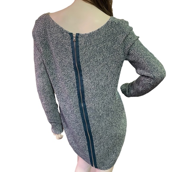 DYNAMITE HIGH-LOW SWEATER SIZE S BLUISH/TURQUOISE IN COLOUR - Picture 4 of 12